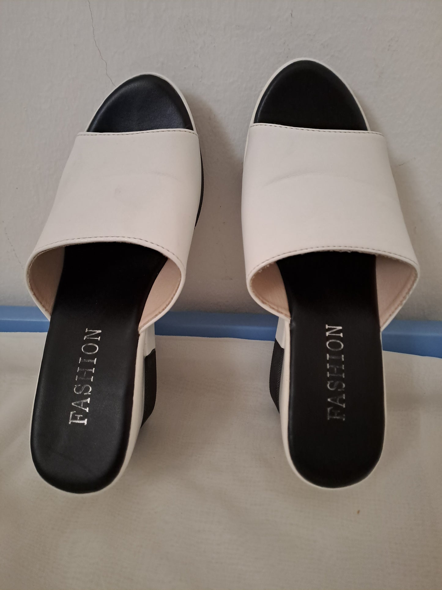 Women Single Band sandals, fashionable Wedge Slide Sandals For Outdoor.